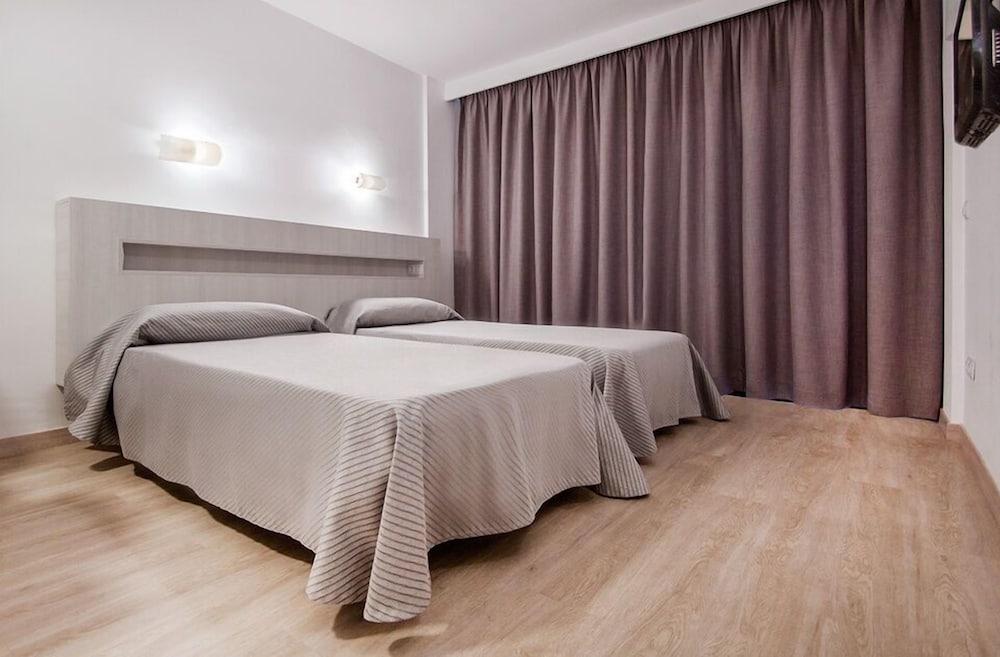 อปาร์ตาเมนโตส ซอล แอนด์ เบรา Aparthotel มากาลุฟ ภายนอก รูปภาพ