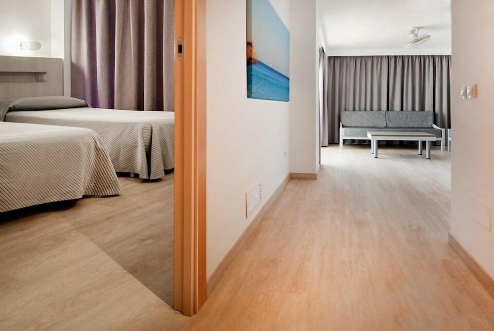 อปาร์ตาเมนโตส ซอล แอนด์ เบรา Aparthotel มากาลุฟ ภายนอก รูปภาพ