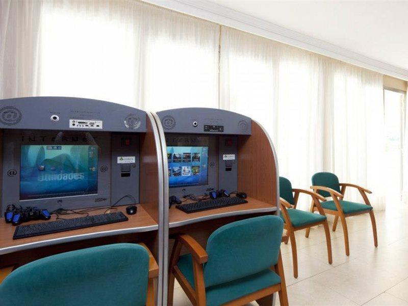 อปาร์ตาเมนโตส ซอล แอนด์ เบรา Aparthotel มากาลุฟ ภายนอก รูปภาพ